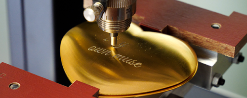 Engraving on a pocket mirror